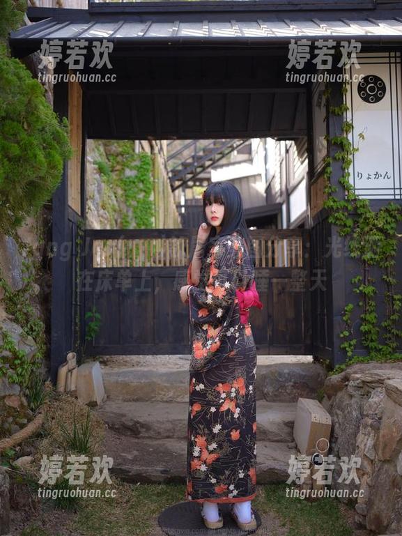 Jang Joo(장주)的居家美图分享：光线洒在床单上，感觉可以睡一整天